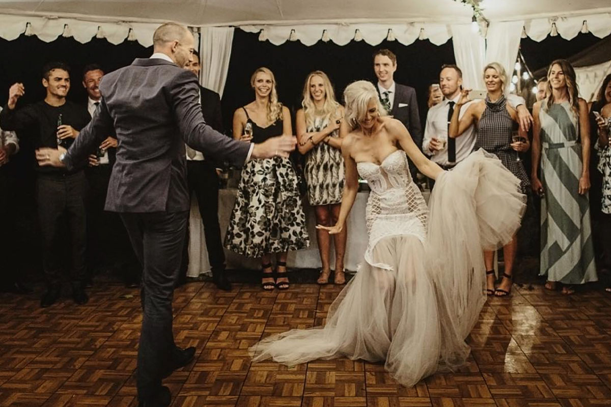Cómo mantener la pista de baile llena en tu boda
