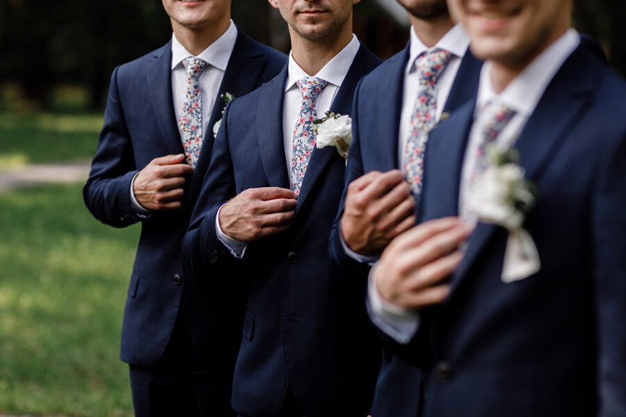 10 looks originales para los padrinos de boda