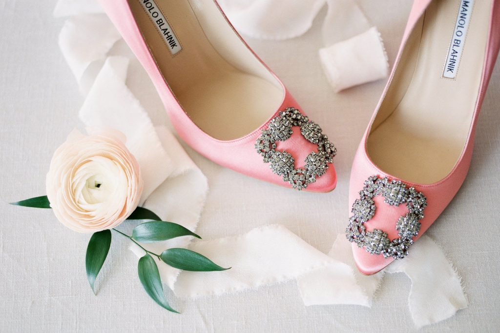 7 trucos para que tus zapatos de novia no te destrocen los pies