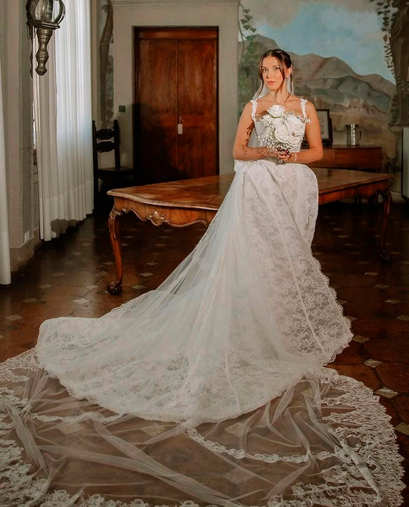 Millie Bobby Brown, Galia Lahav