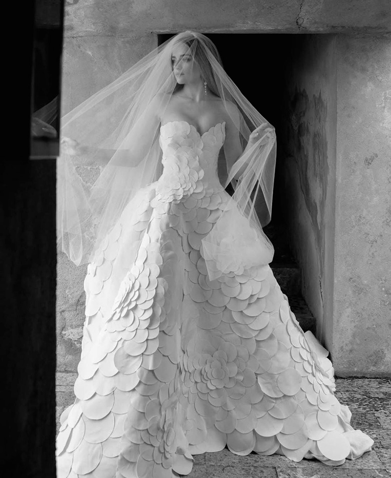 wedding dress joey king oscar de la renta
