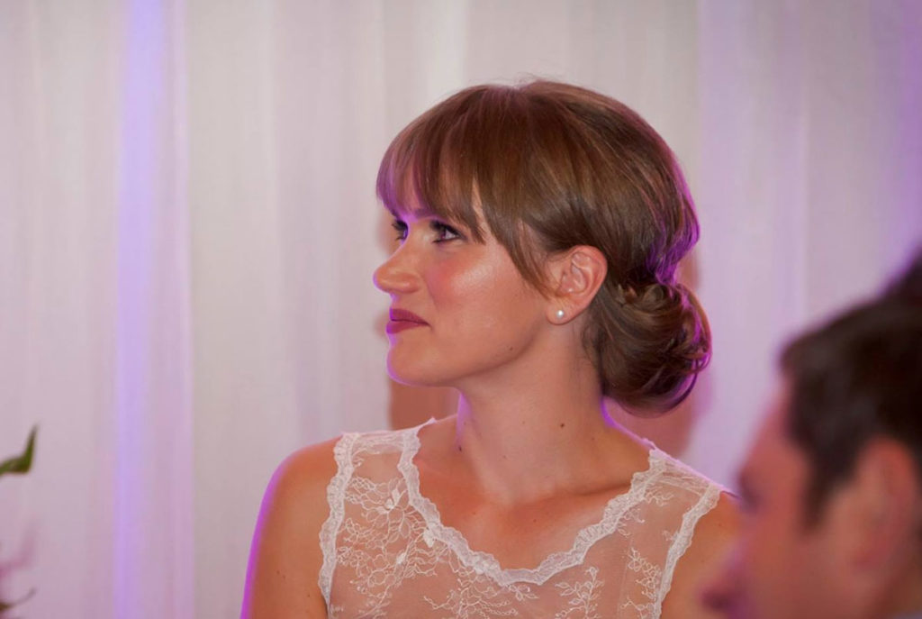 Muere y fue enterrada con su vestido de novia