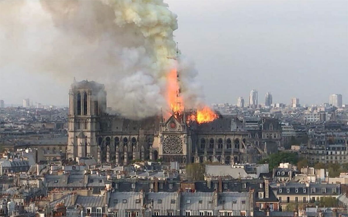 Incendio consume la Catedral de Notre Dame