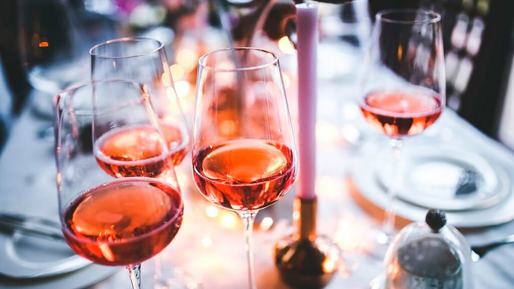 Tendencias de vino rosado en la boda