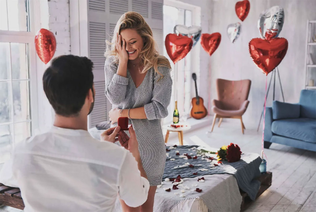 7 maneras de pedir matrimonio en casa, originales y románticas