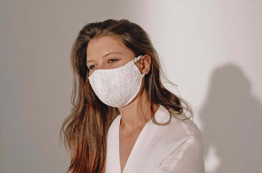 Tapabocas para novias, el nuevo objeto de deseo nupcial