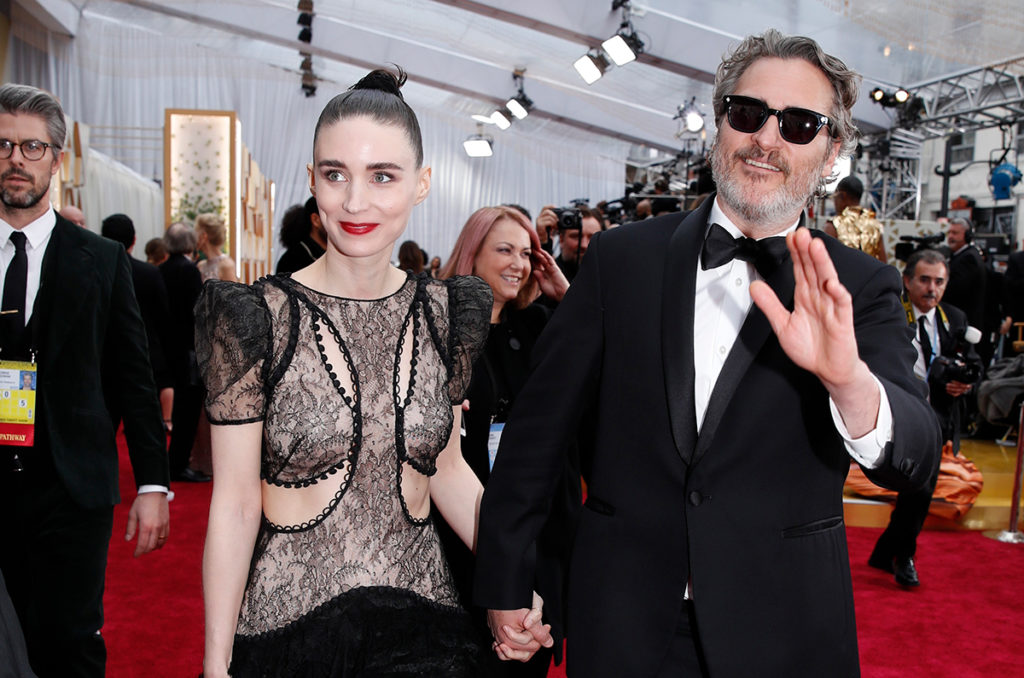 Rooney Mara está embarazada, ella y Joaquin Phoenix esperan a su primer hijo