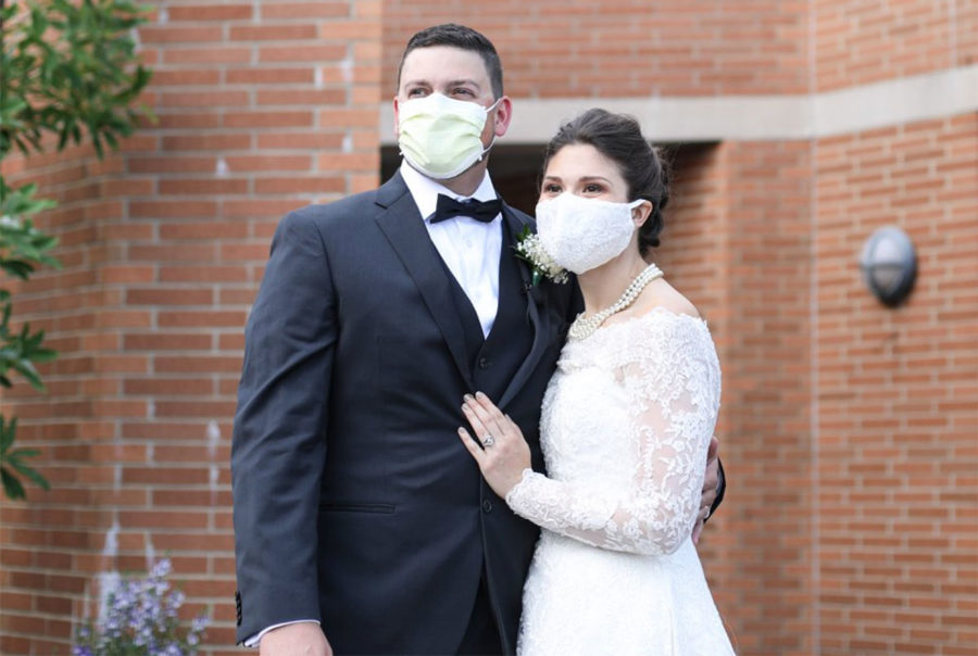 Esta pareja se casó y donó su banquete a una buena causa