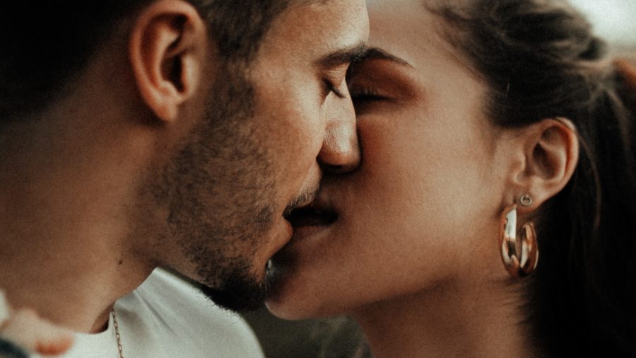 Besos que se pueden dar durante el sexo oral