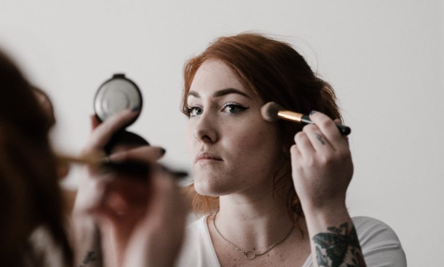 Blush lifting, técnica de maquillaje para lucir más joven