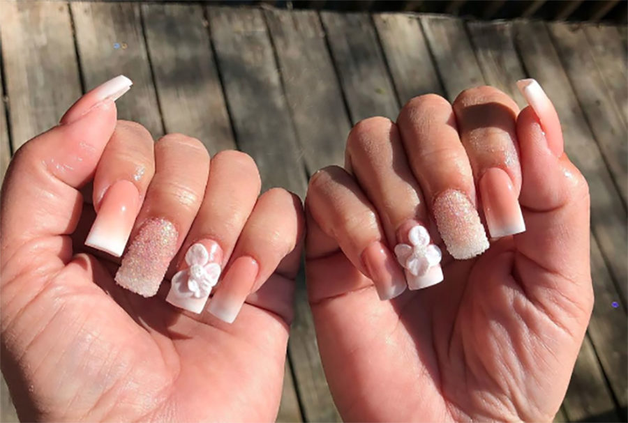 Nueva tendencia de uñas 2021, duck nails