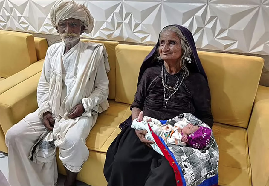 Mujer da a luz a su primer hijo a sus 70 años