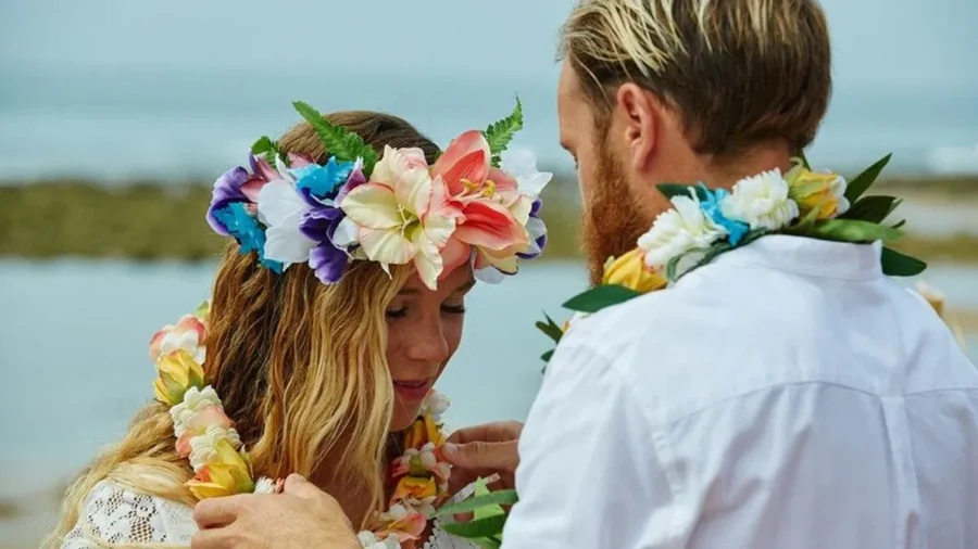 Boda hawaiana, una temática muy colorida