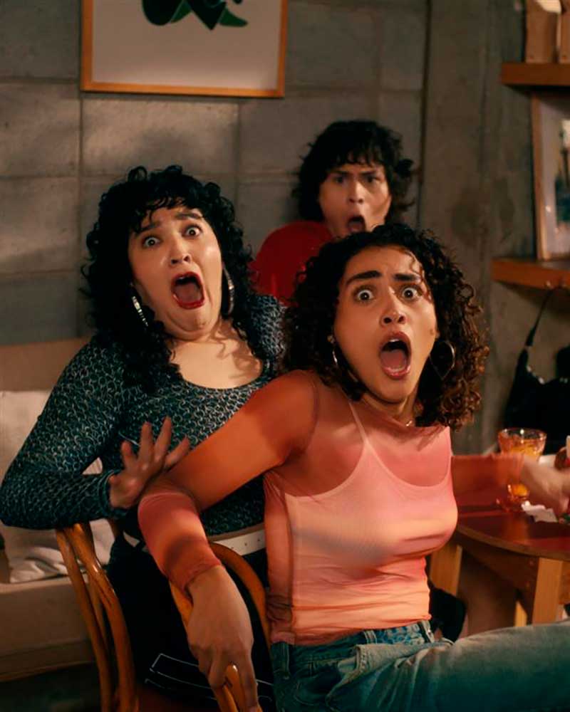 'Descubre e.l.f.ecto', la campaña que enaltece la belleza mexicana y las telenovelas