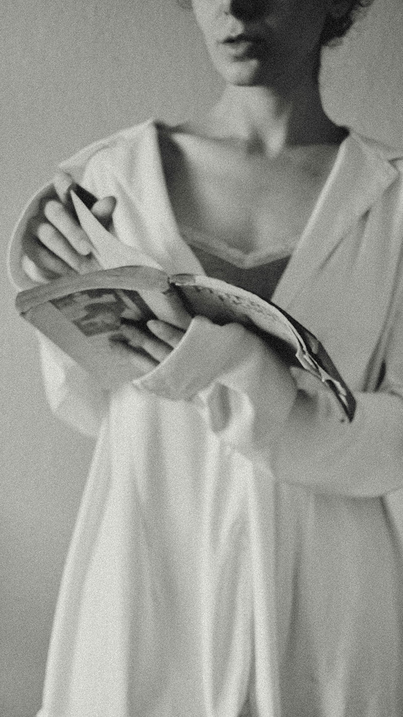 Mujeres disfrutan más de la lectura que los hombres, según estudio
