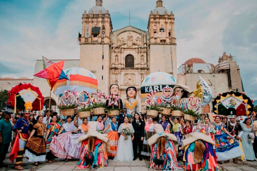 ¿Qué es una Calenda? La tradición oaxaqueña más auténtica para tu boda ¿Qué es una Calenda? La tradición oaxaqueña más auténtica para tu boda