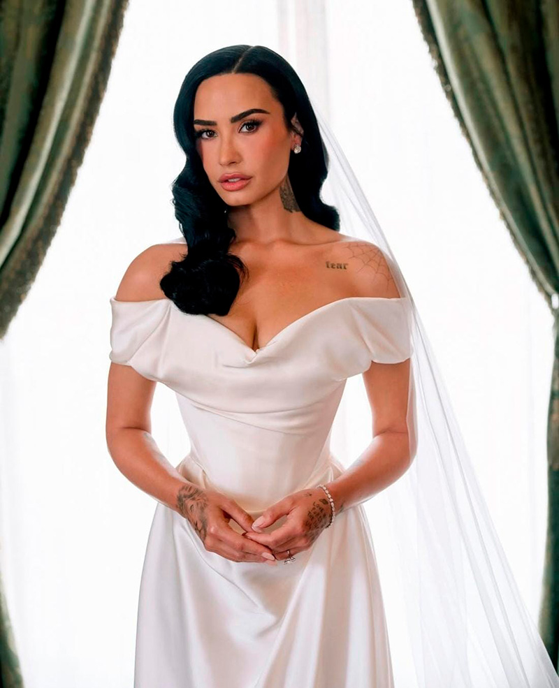 Demi Lovato's wedding dress