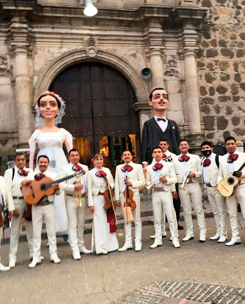 cuanto cuesta un mariachi