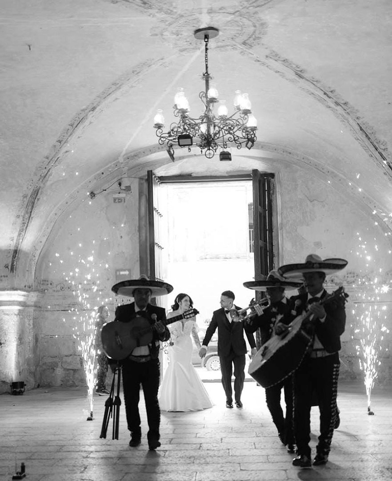 entrada de novios con mariachis