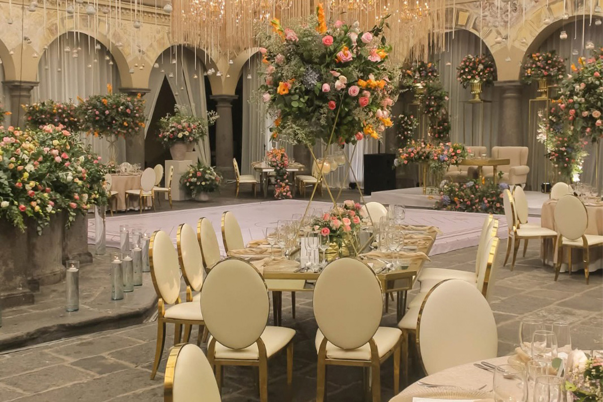 Cómo diseñar una boda contemporánea en un recinto histórico Cómo diseñar una boda contemporánea en un recinto histórico