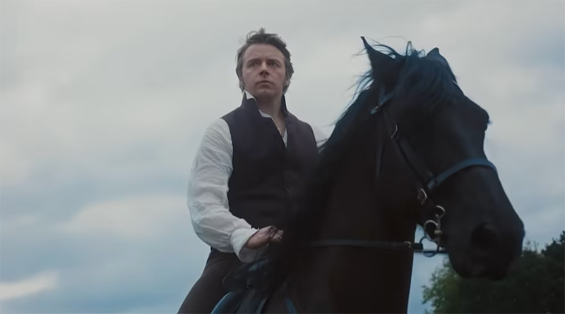 Jack Lowden como el Sr. Darcy