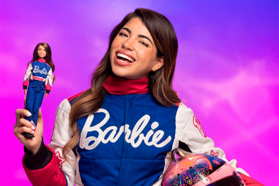 La piloto mexicana Regina Sirvent tiene su propia Barbie y rompe estereotipos en el automovilismo